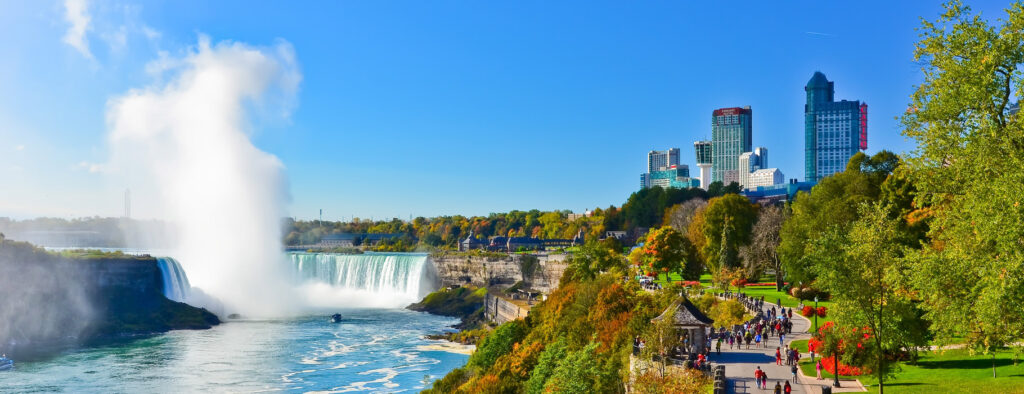 Niagara waterfall and walking path